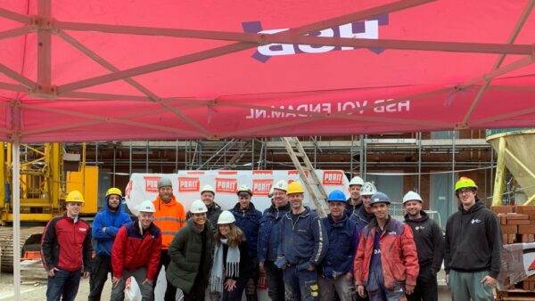 Feest op project Ringdijk in Amsterdam