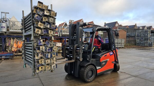 Nieuwe elektrische heftruck materieeldienst